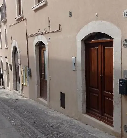 141 Via Roma * ל'אקווילה